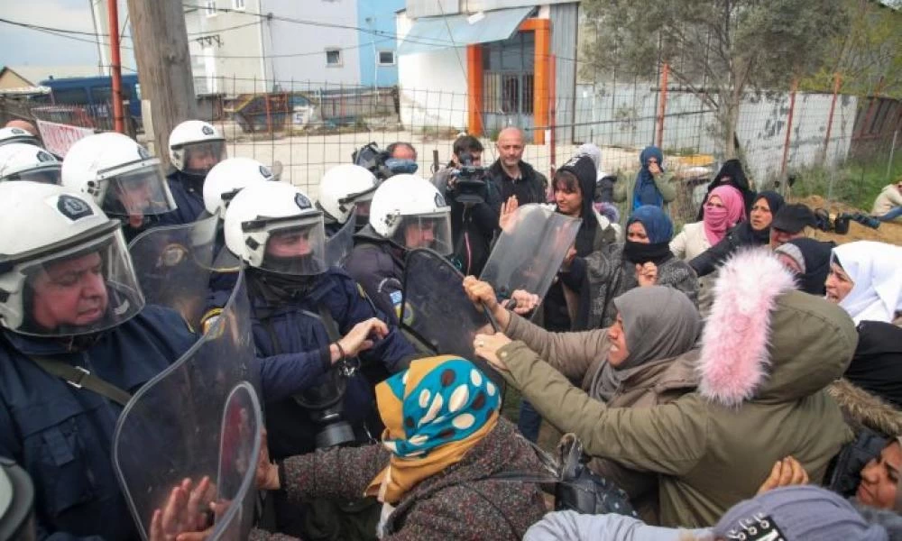 Σφυροκόπημα για το προσφυγικό από Αλ Τζαζίρα, Γκάρντιαν και άλλα ΜΜΕ - (Βίντεο)